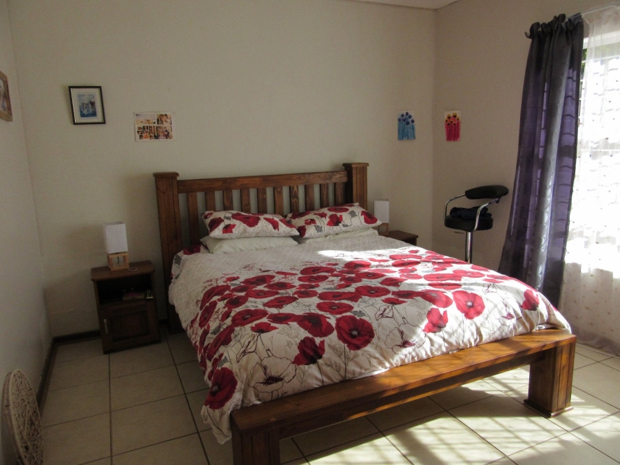 2 Bedroom Property for Sale in Langenhovenpark Free State